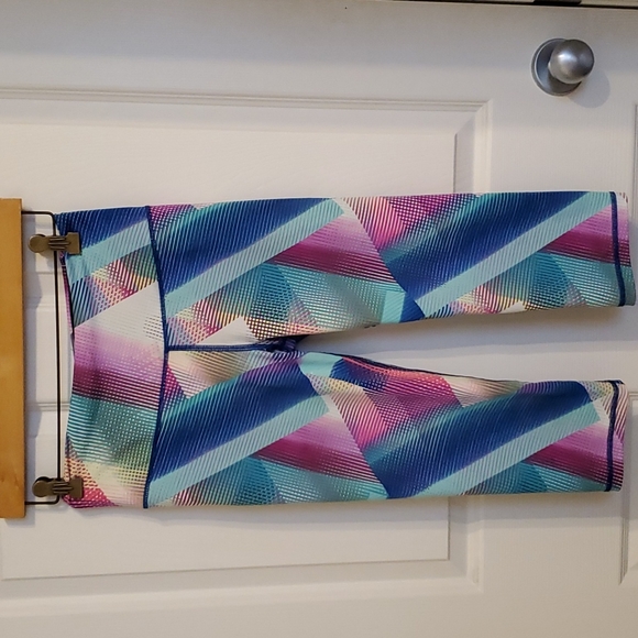 Knockout Victoria's Secret multicolor capri(small) - Picture 2 of 5